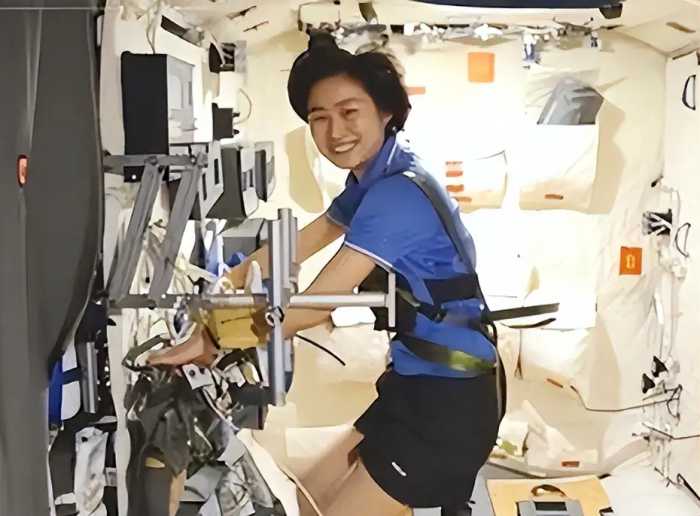中国首位女航天员刘洋，结婚8年未生子，飞天前为丈夫留2条遗言